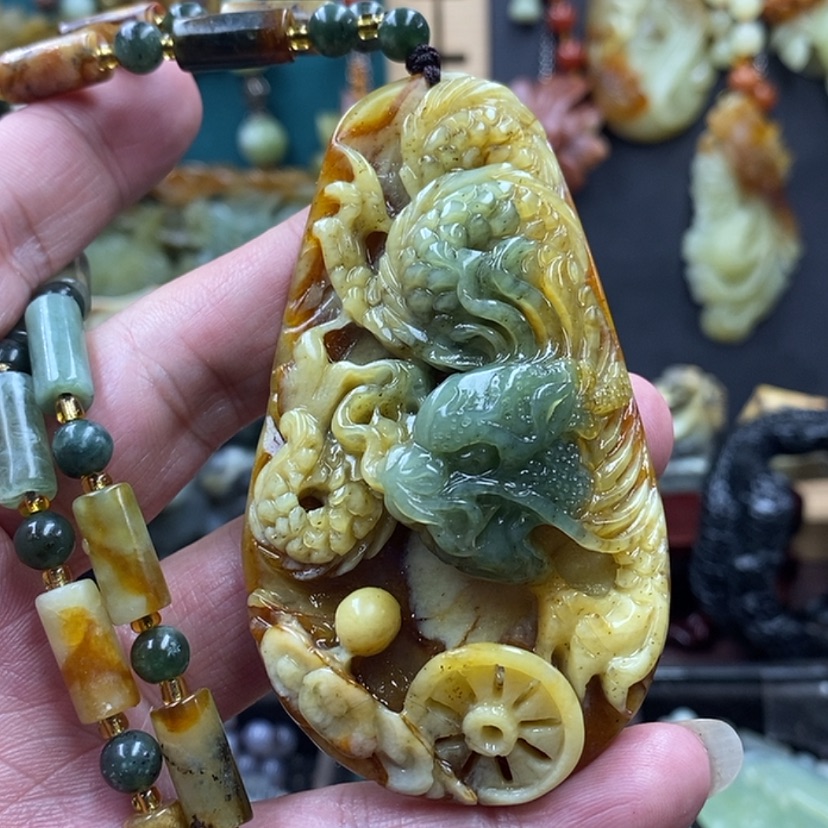 【闪购商品】蛇纹石玉吊坠未镶嵌