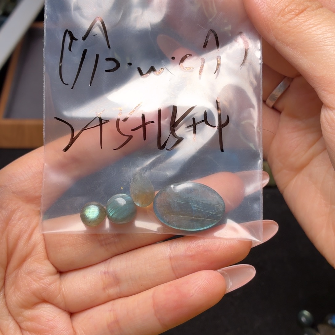 (***੭吊坠(不含链)未镶嵌拉长石