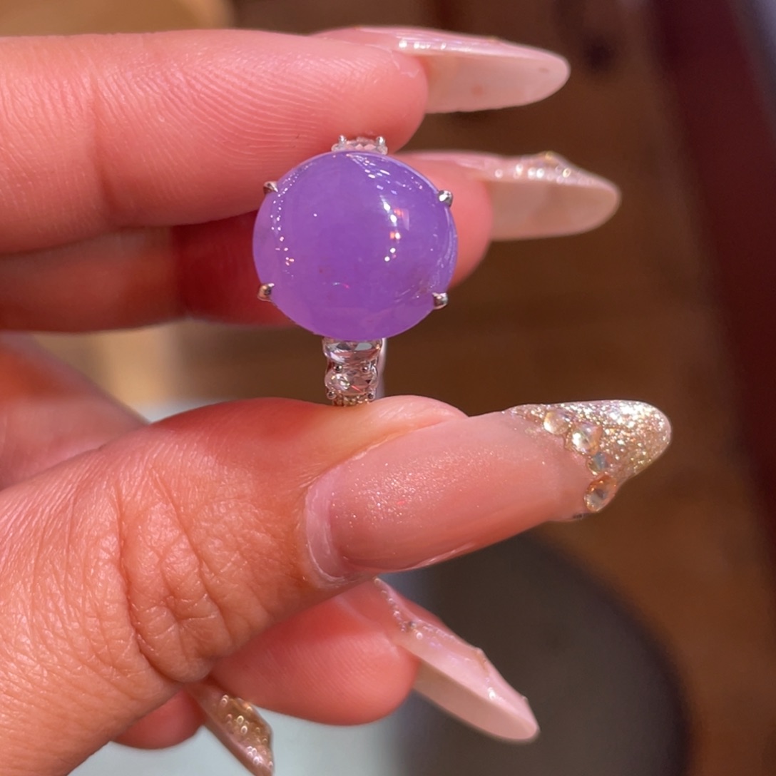 颈饰18K金镶嵌翡翠蛋面