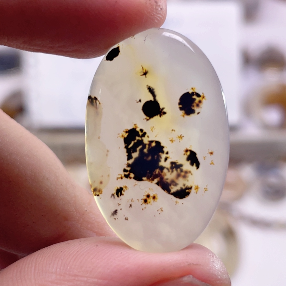 玛瑙/玉髓未镶嵌珠宝奇石