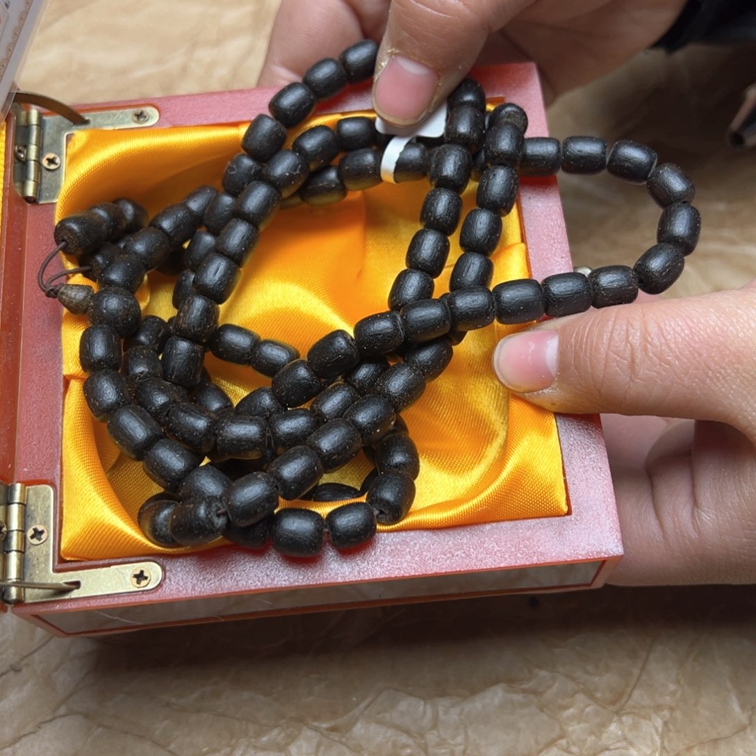 大叶紫檀（黑酸枝木类）