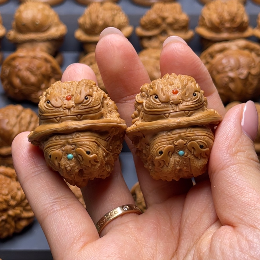 小而精四面金蟾带镶嵌