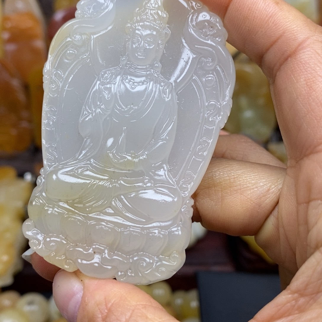 石英质玉（黄龙玉）颈饰未镶嵌