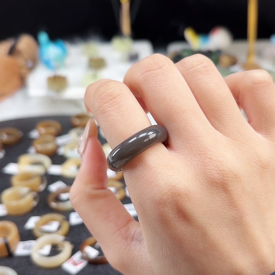 和田玉未镶嵌戒指P93烟紫甜甜圈17.5不退换