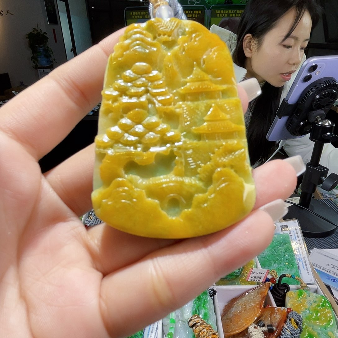 颈饰未镶嵌翡翠一
