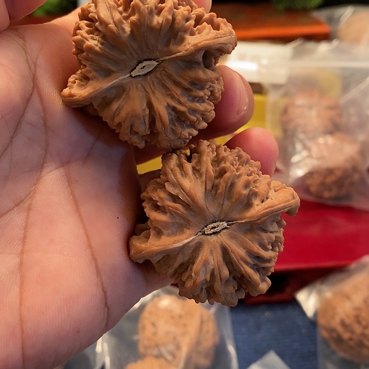 【闪购商品】文玩核桃吊坠满天星