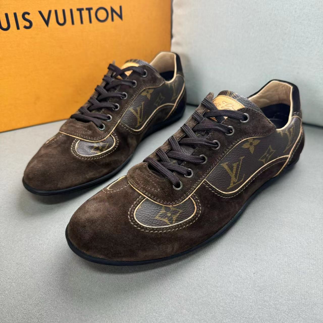 95新 LouisVuitton/路易威登 棕色老花麂皮时尚百搭板鞋 多尺码