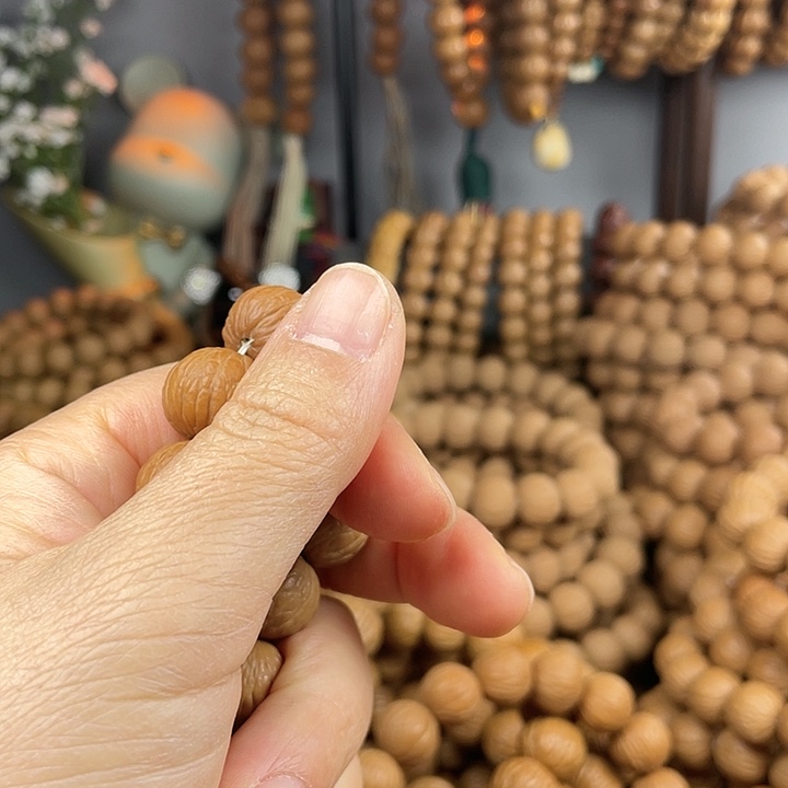 旺***、文玩核桃吊坠手串