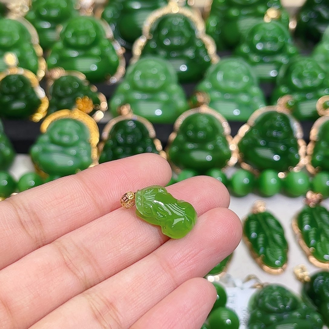 和田玉（碧玉）颈饰18K金镶嵌