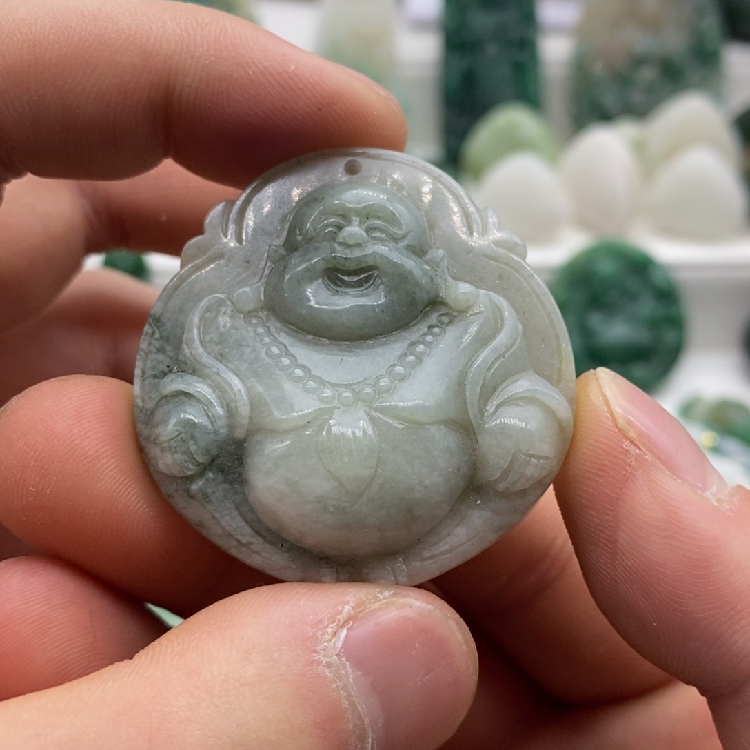 独山玉颈饰未镶嵌