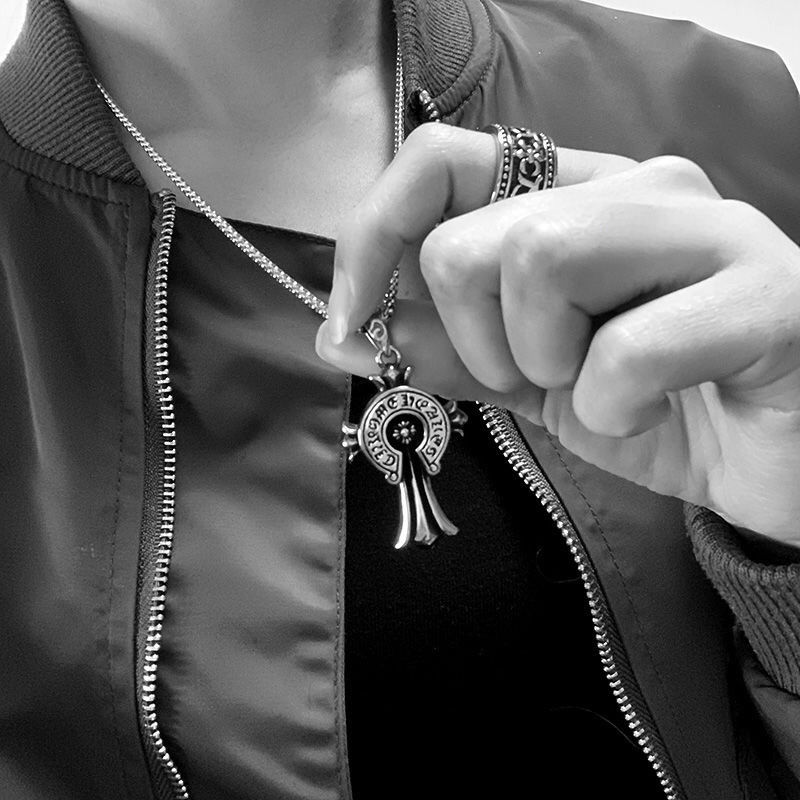 非金属项链 克罗心十字架项链男士钛钢嘻哈毛衣链男士时尚钛钢