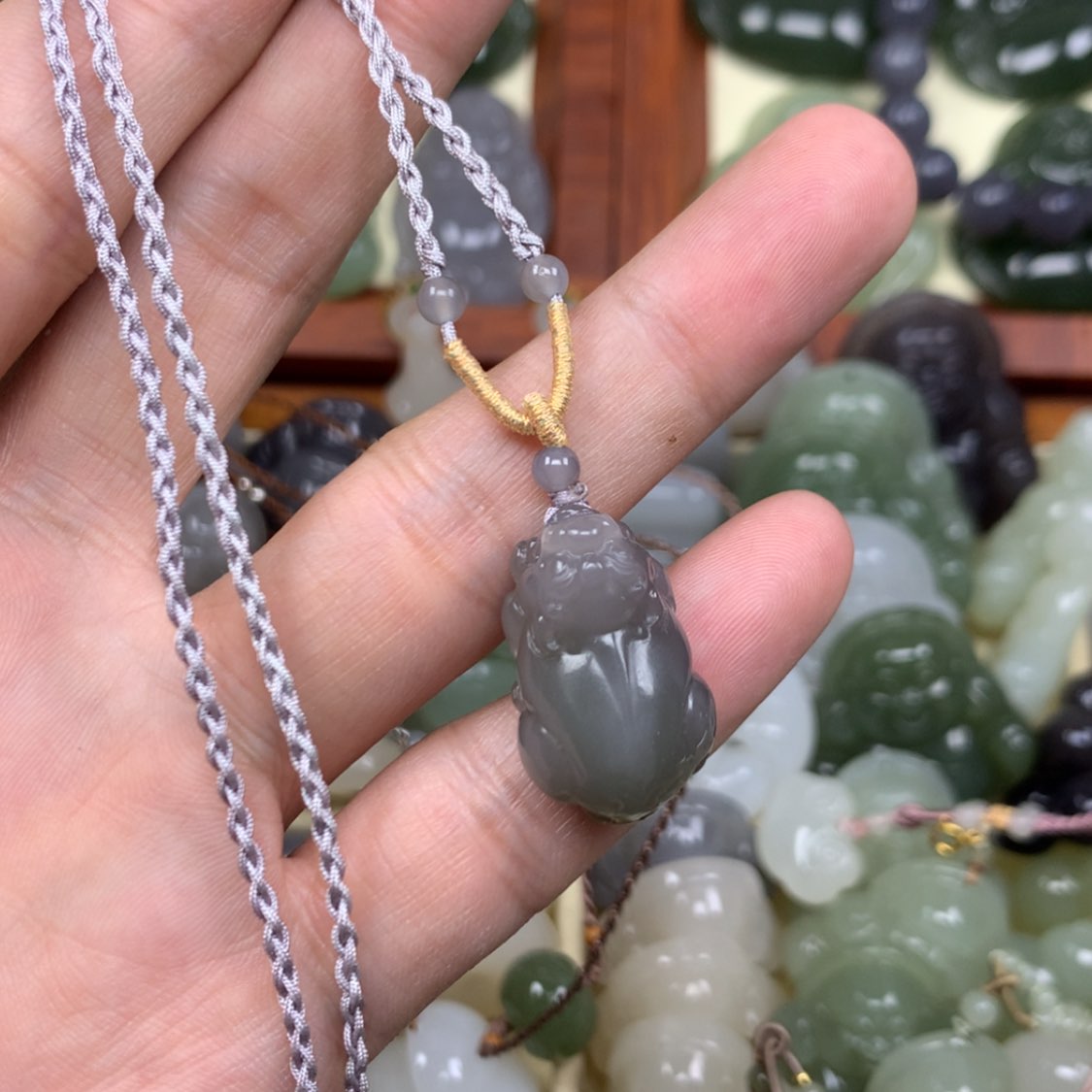 【闪购商品】颈饰未镶嵌和田玉