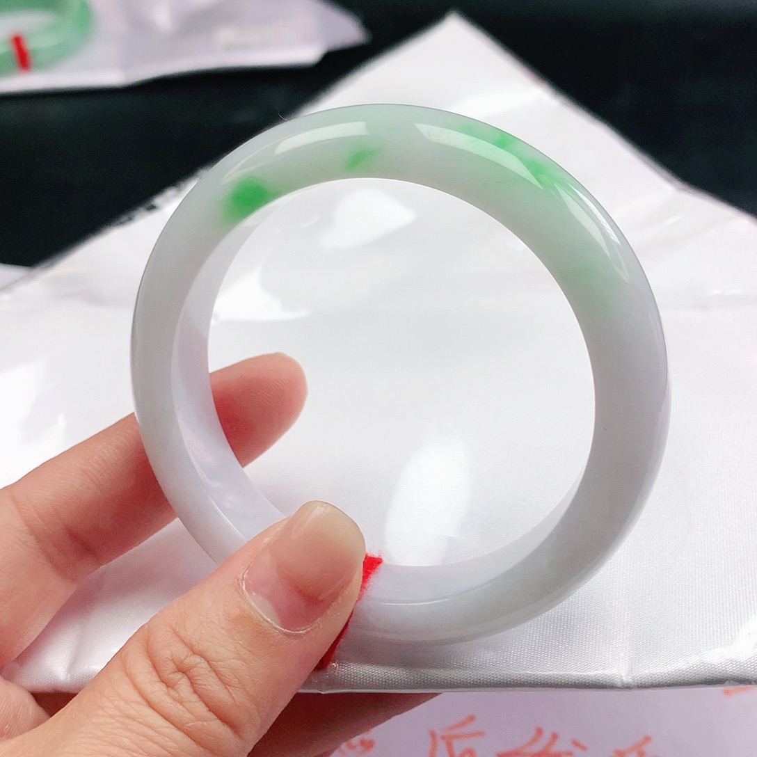 翡翠手镯未镶嵌55圈2447