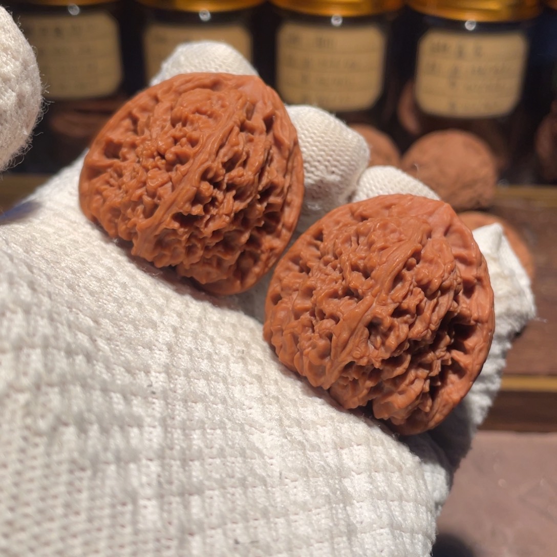 文玩核桃把件43三角疆