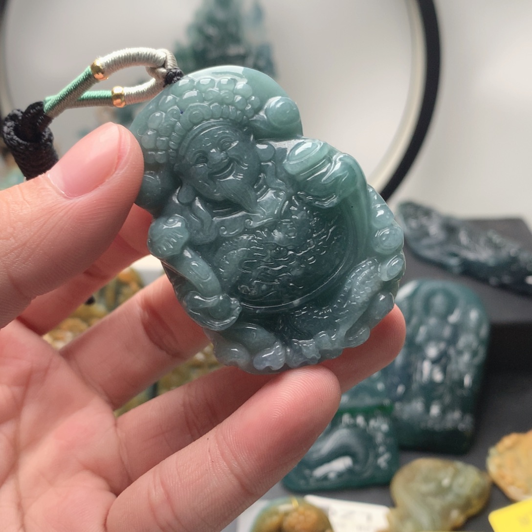 翡翠未镶嵌颈饰无