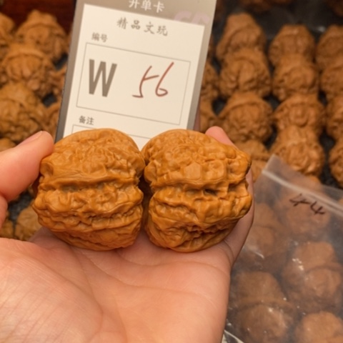 吊坠桃核哈*?我是第一百44