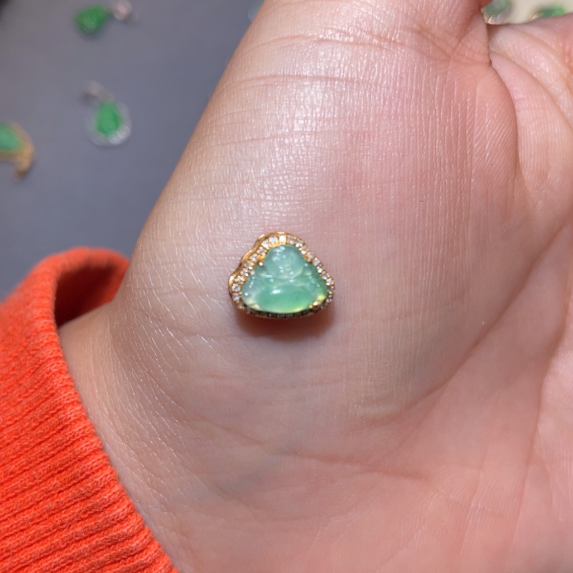 【闪购商品】颈饰18K金镶嵌翡翠这**罪