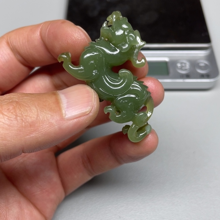 和田玉吊坠(不含链)未镶嵌一****糊