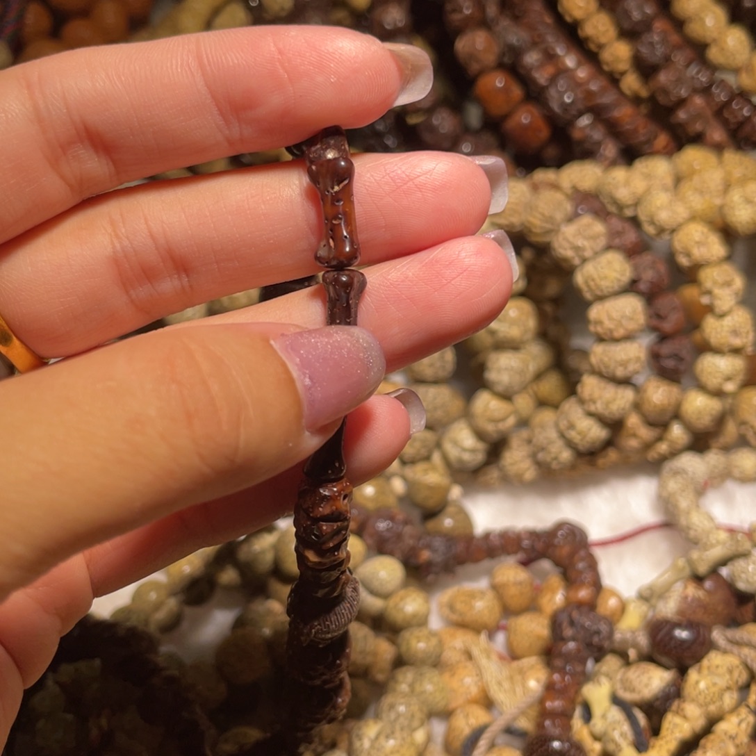 王***昱吊坠星月菩提骨节2颗黑金