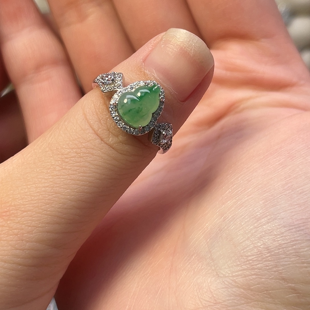 帕***妹翡翠银S925镶嵌耳饰耳戒指