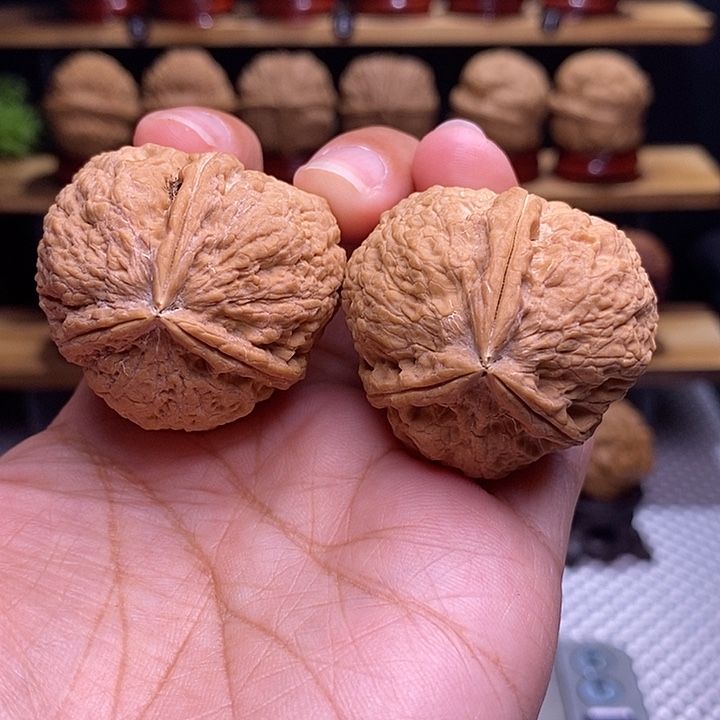 文玩核桃吊坠铁锤三棱14