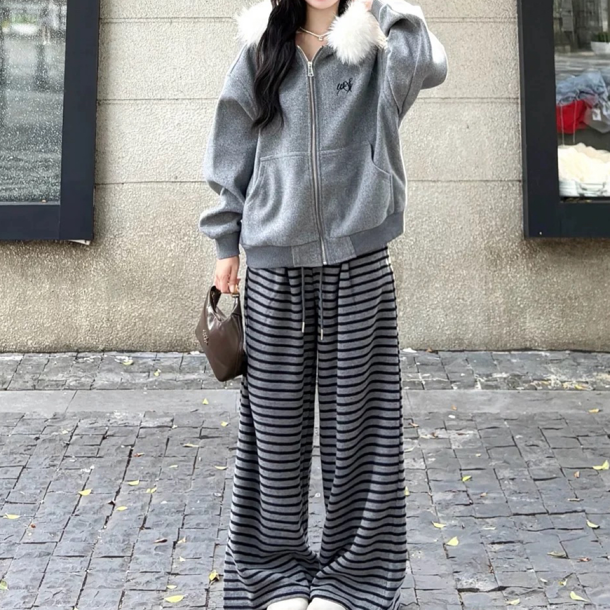 灰色毛领毛呢刺绣卫衣外套女2025秋季新款慵懒感+条纹裤