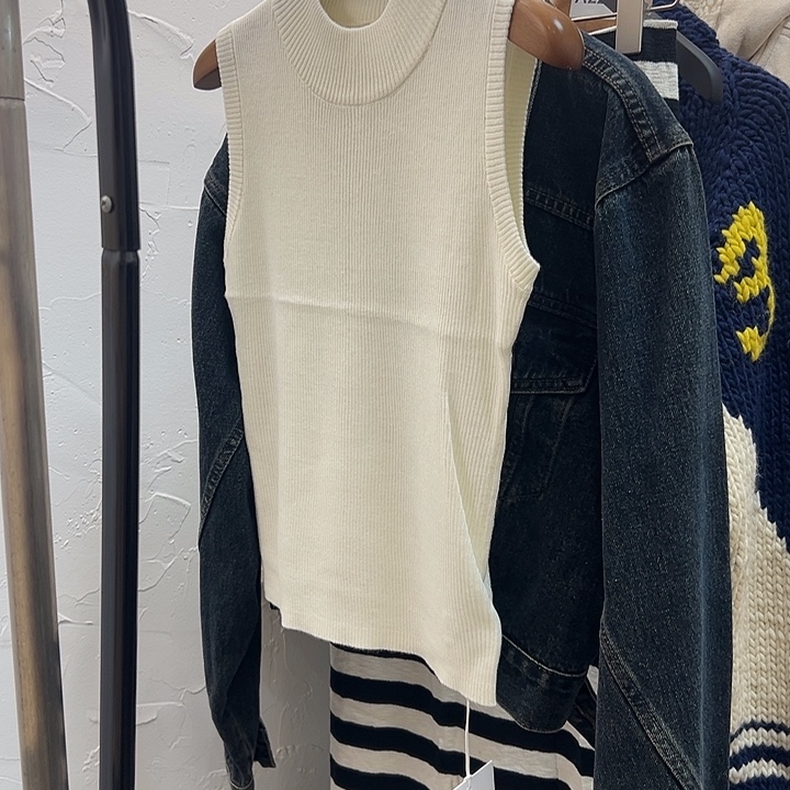 棉今天新款 白色针织背心