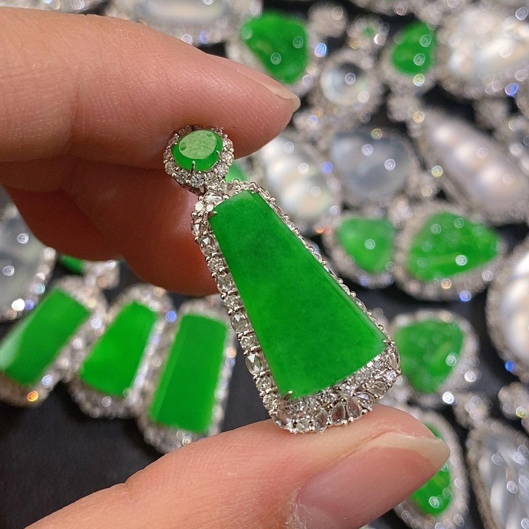 翡翠颈饰18K金镶嵌天然缅甸A货翡翠