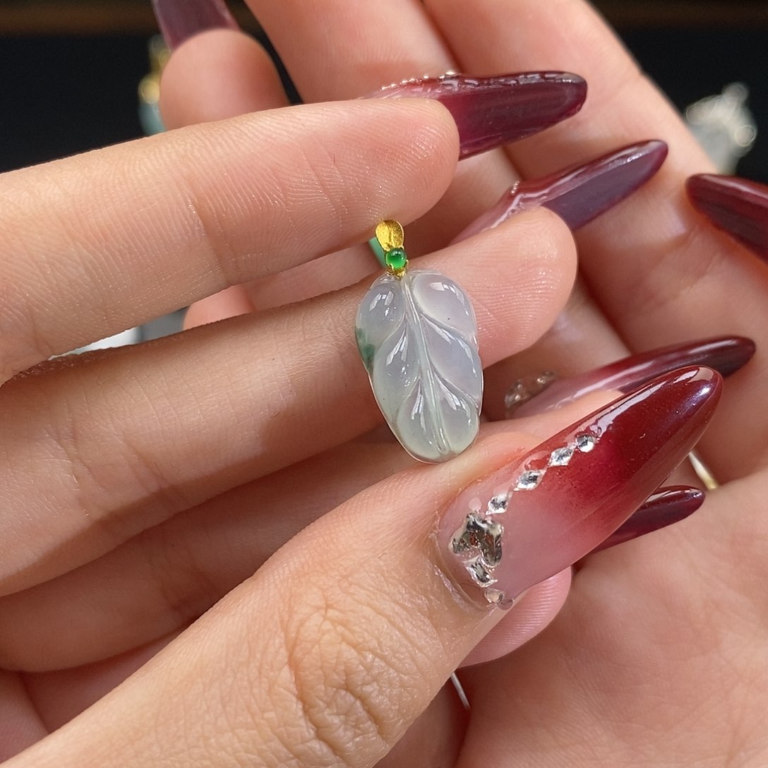 翡翠吊坠(不含链)18K金镶嵌