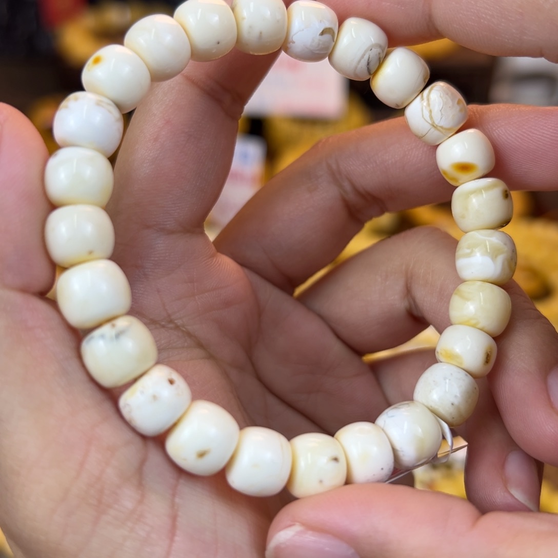 琥珀裸石未镶嵌hhjjbbnnnn