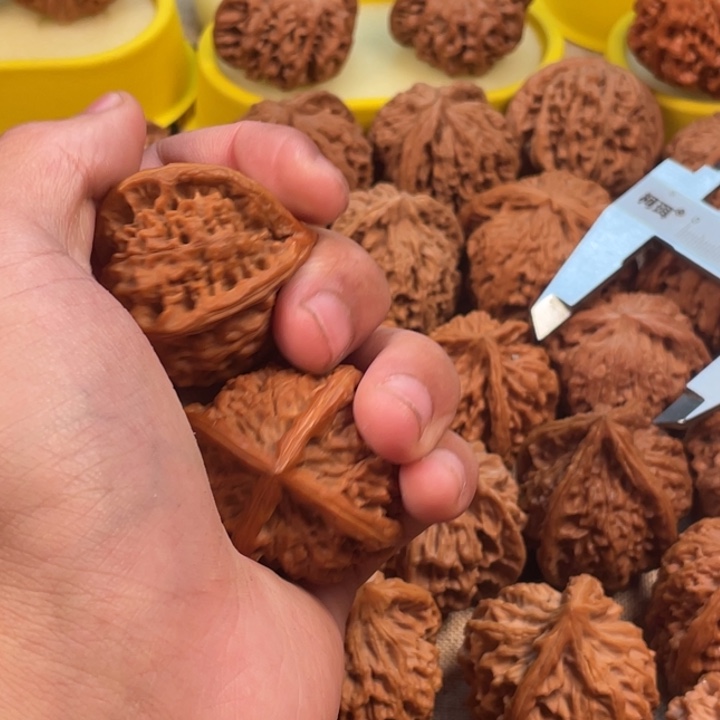 大***司吊坠桃核玉玺四棱