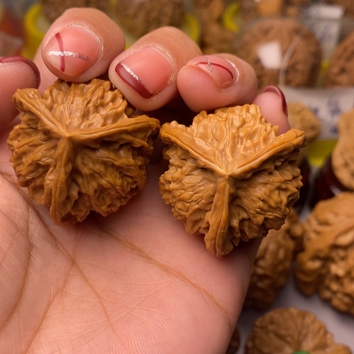 文玩核桃把件三棱