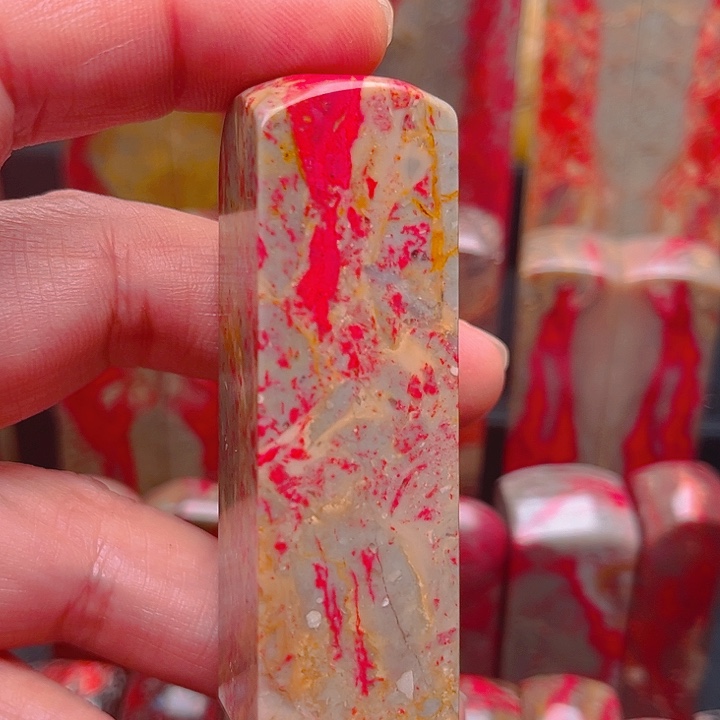 昌化鸡血石昌化鸡血石质地优良