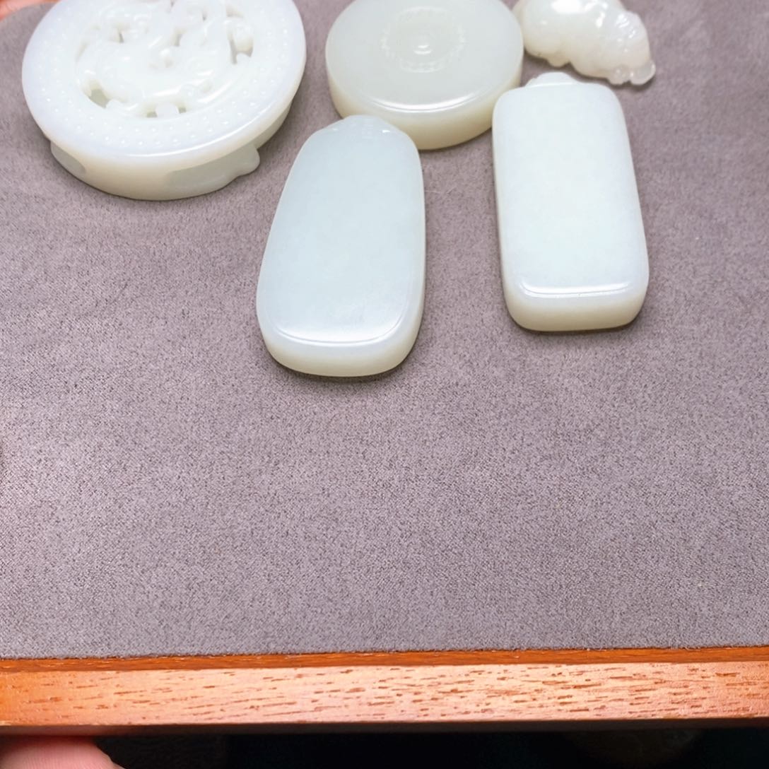 和田玉颈饰未镶嵌淮**子