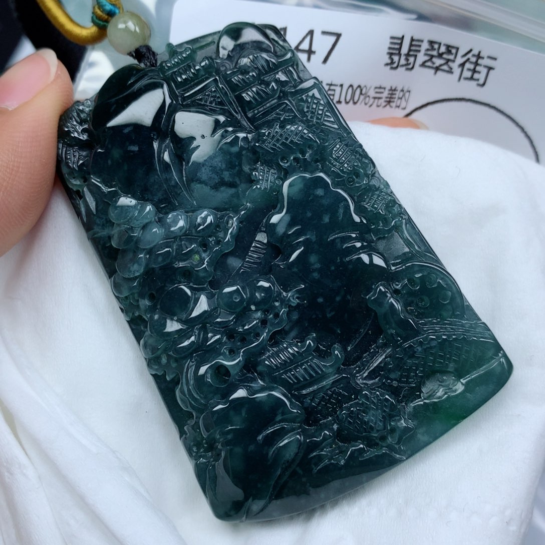 翡翠颈饰未镶嵌翡翠