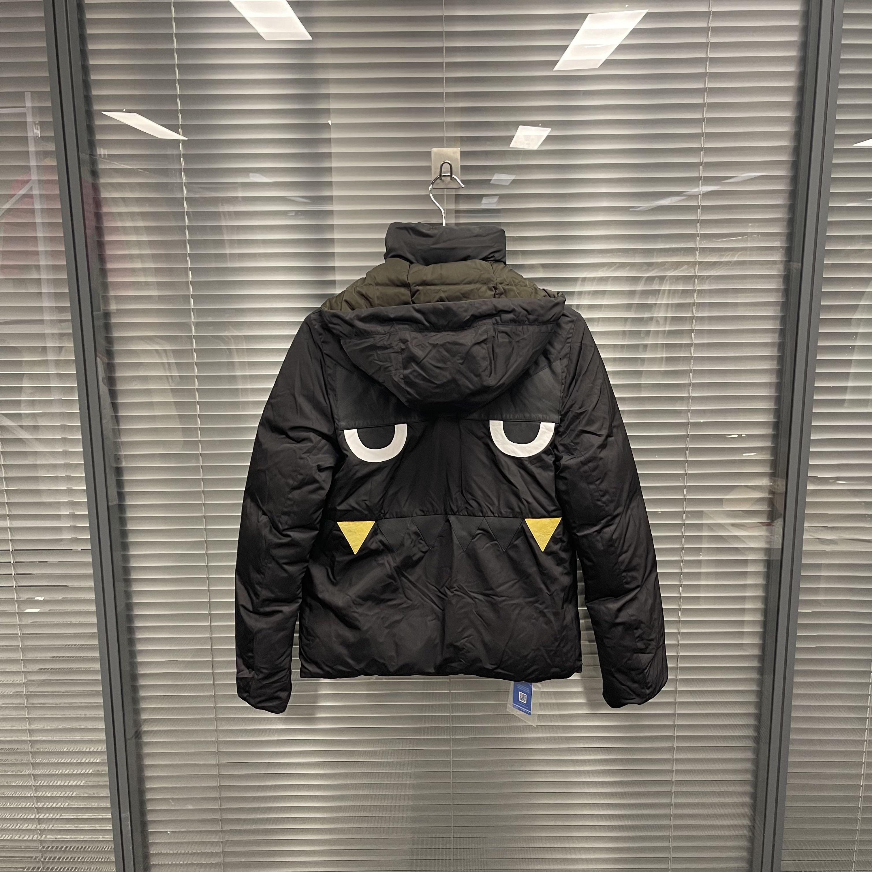 99新 FENDI/芬迪 小怪兽毛领双面穿羽绒服 44码 #10163寄卖