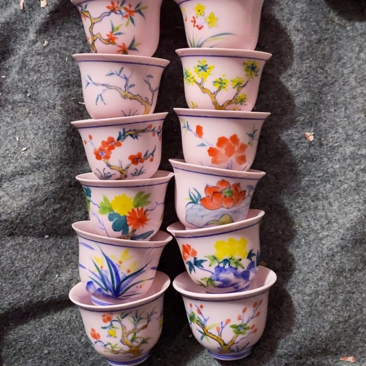 盖碗陶瓷红稀土五彩十二花神杯一套