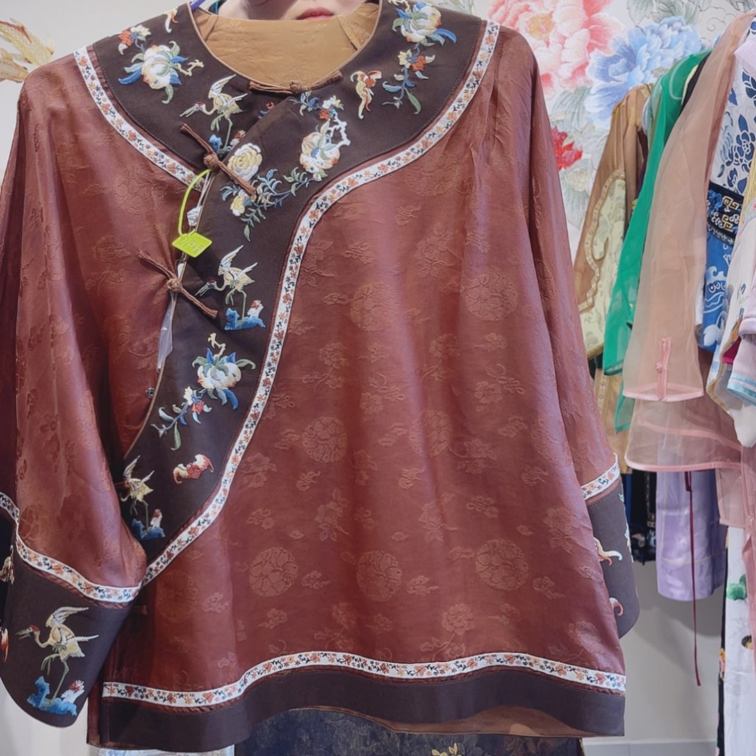 桑蚕丝圆领斜襟刺绣上衣