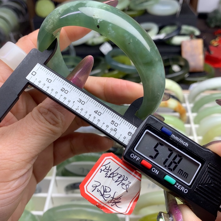 蛇纹石玉手镯未镶嵌743