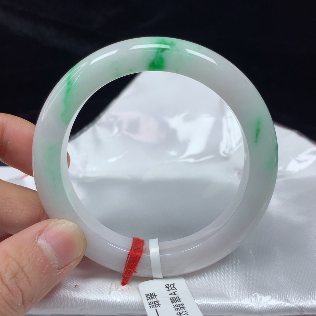 翡翠手镯（圆镯）未镶嵌56.5