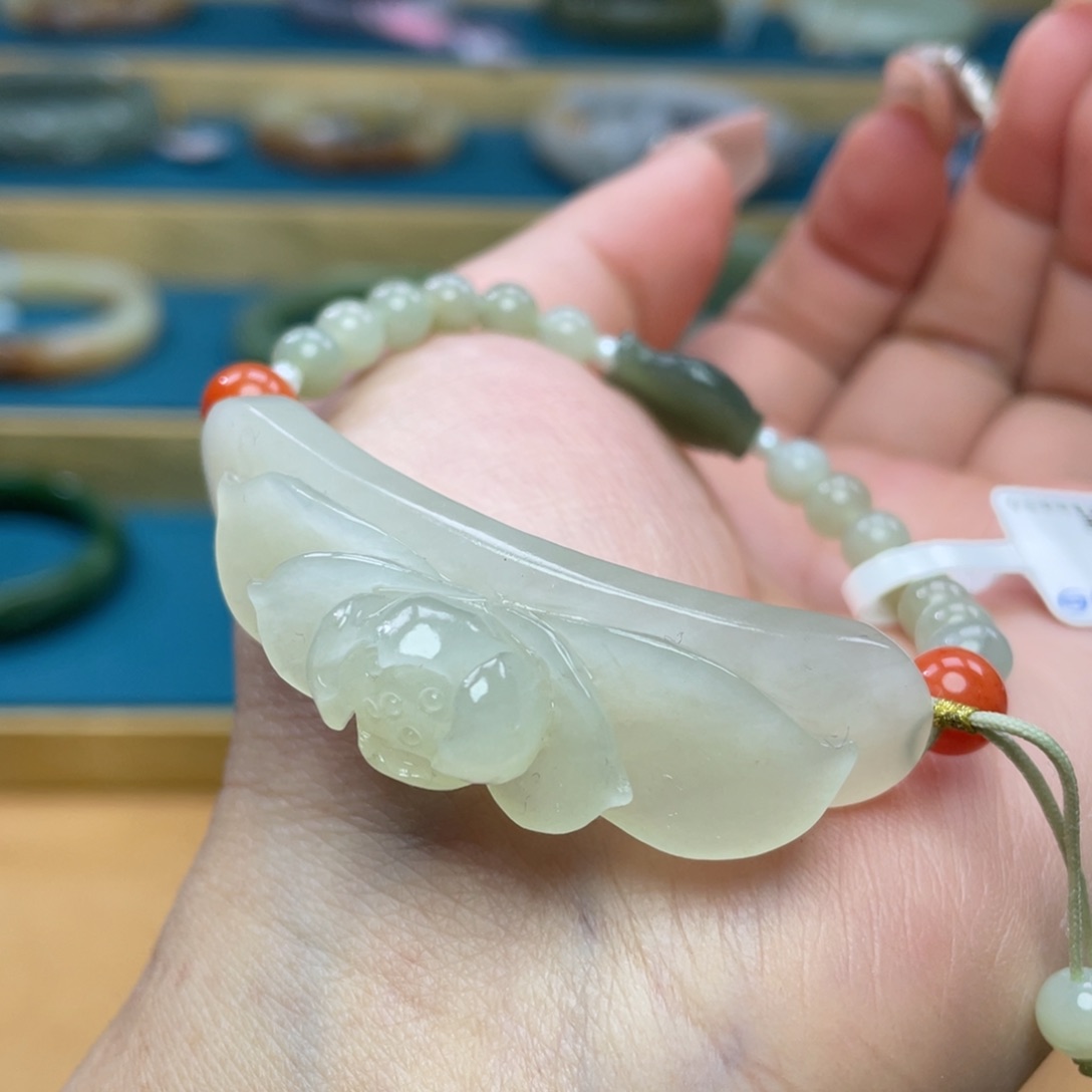 和田玉手牌未镶嵌