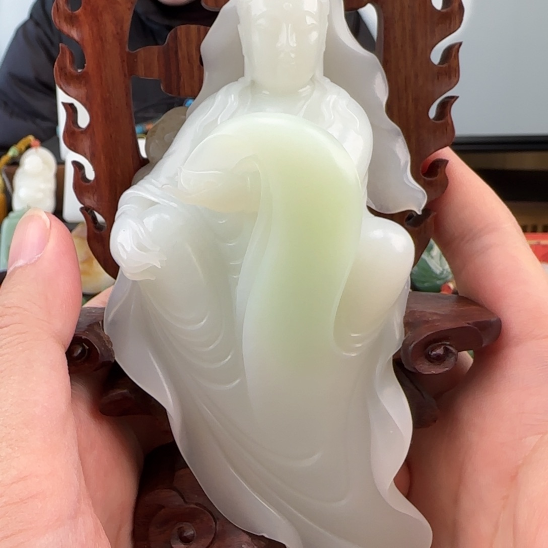 和田玉观音摆件未镶嵌