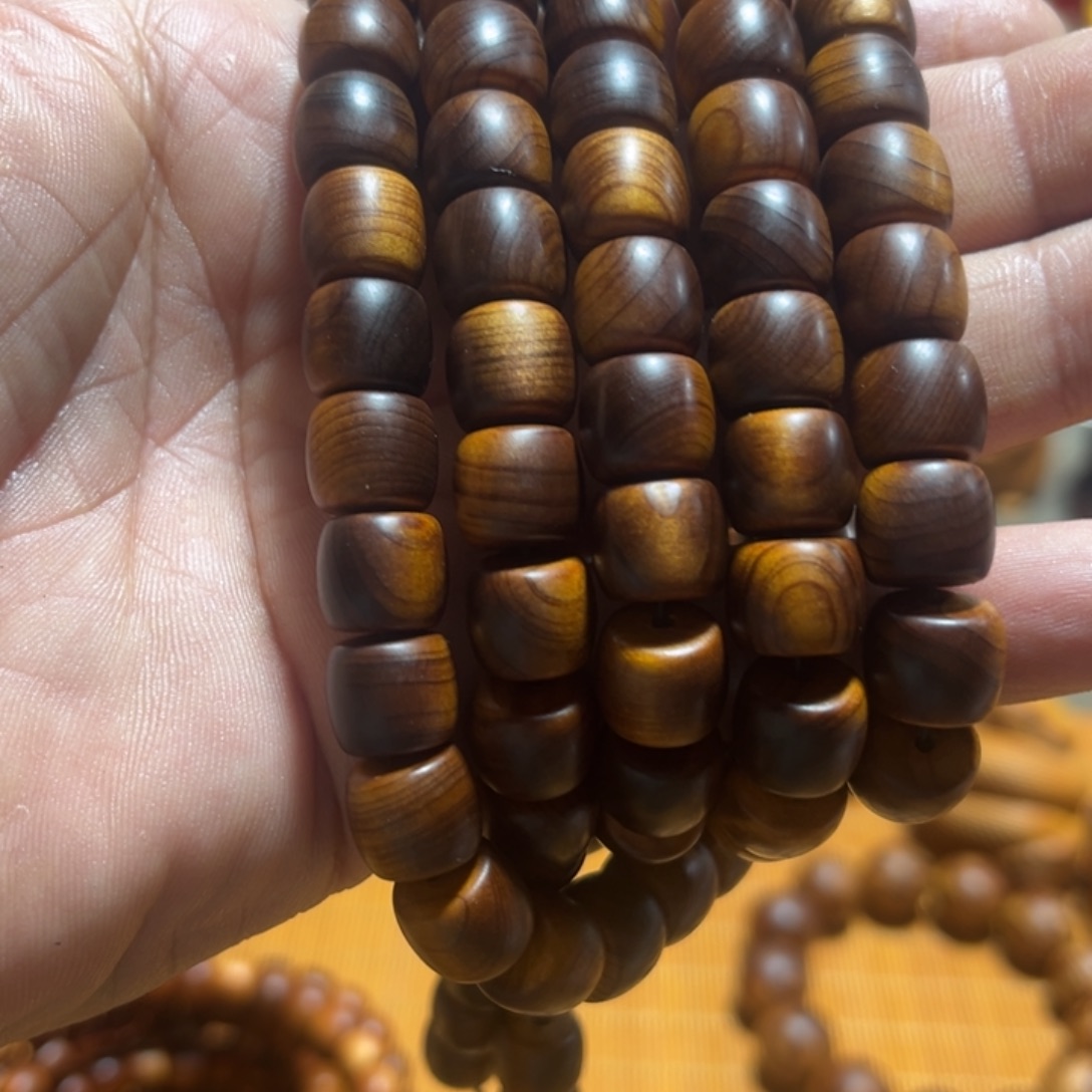 沁***傅柏木（崖柏）黑油，老型珠，108