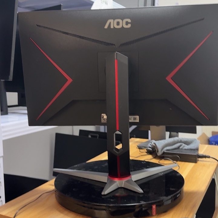 9新AOC 27寸 1k 165hz （2023.2月出厂）