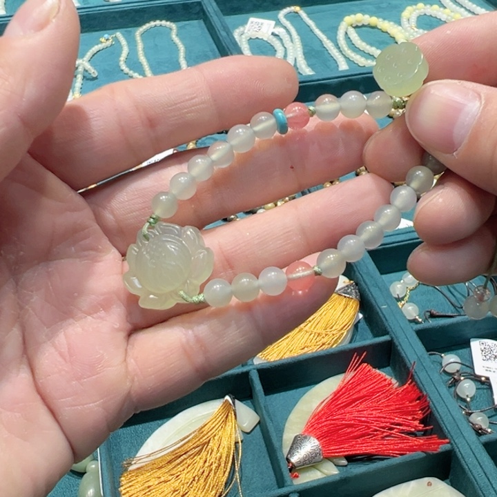 未镶嵌蛇纹石玉手链