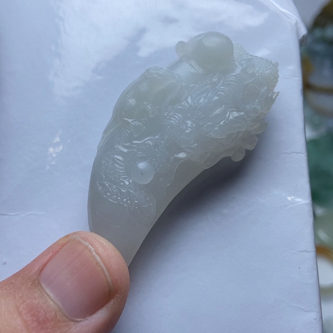 未镶嵌定制翡翠龙牙