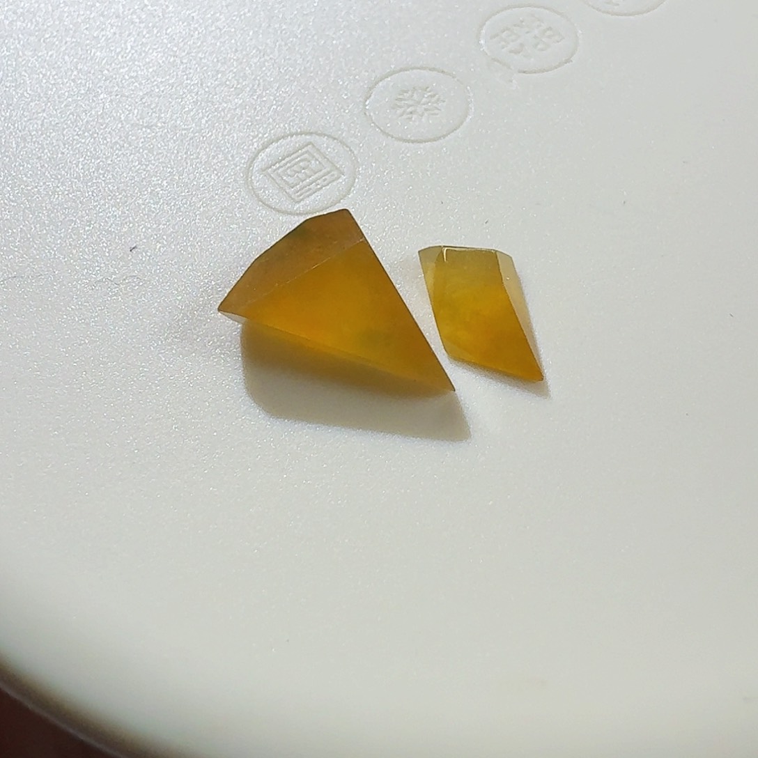 翡翠颈饰未镶嵌随形