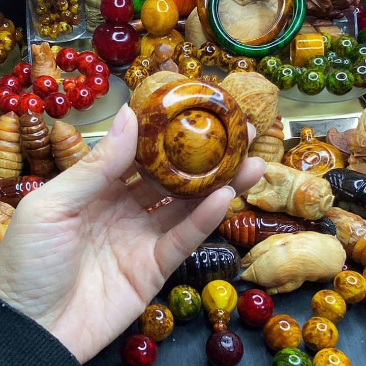 松木琥珀木文玩手串