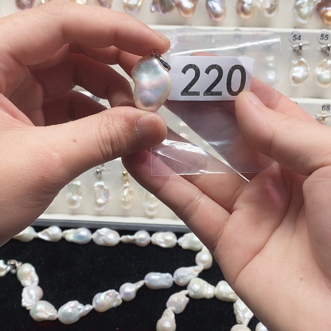 淡水珍珠吊坠(赠链)未镶嵌