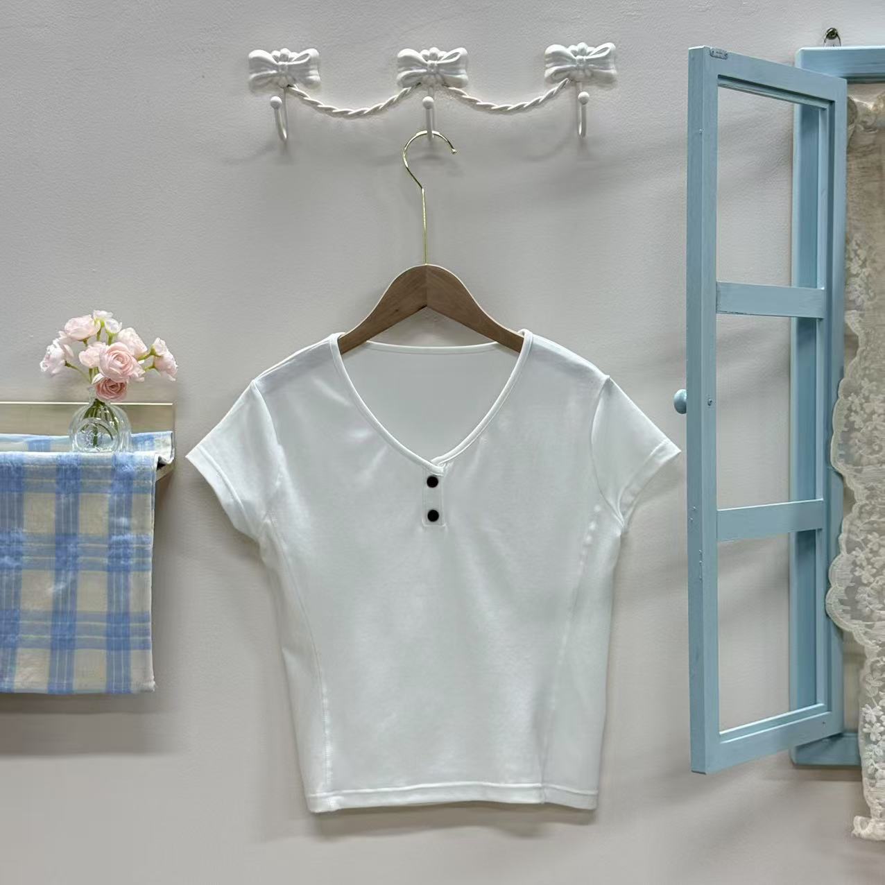 【纽扣修身】韩系显瘦百搭 高级感V领正肩显瘦打底衫短袖T恤